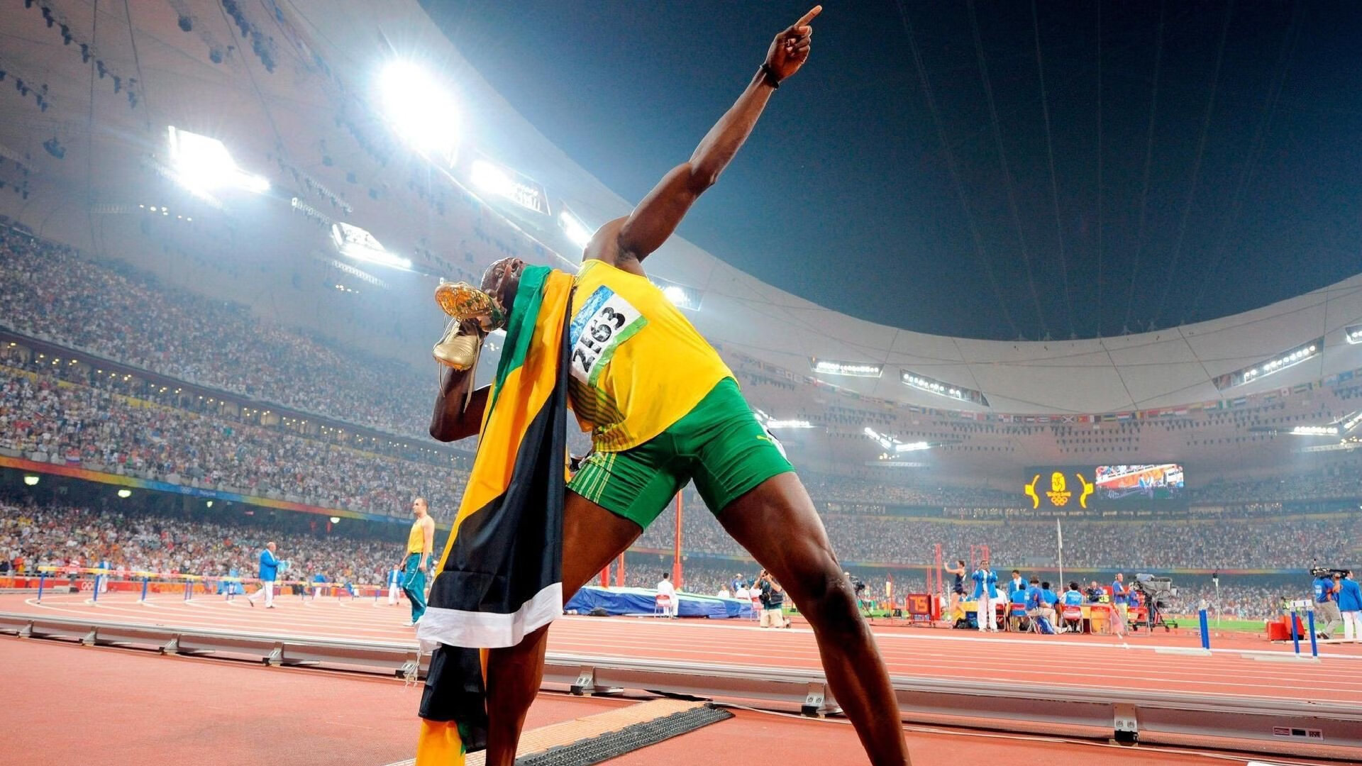 巴西铁闸与门神之魂,奥纳纳欧冠半决赛封神,拜仁遭遇南美风暴