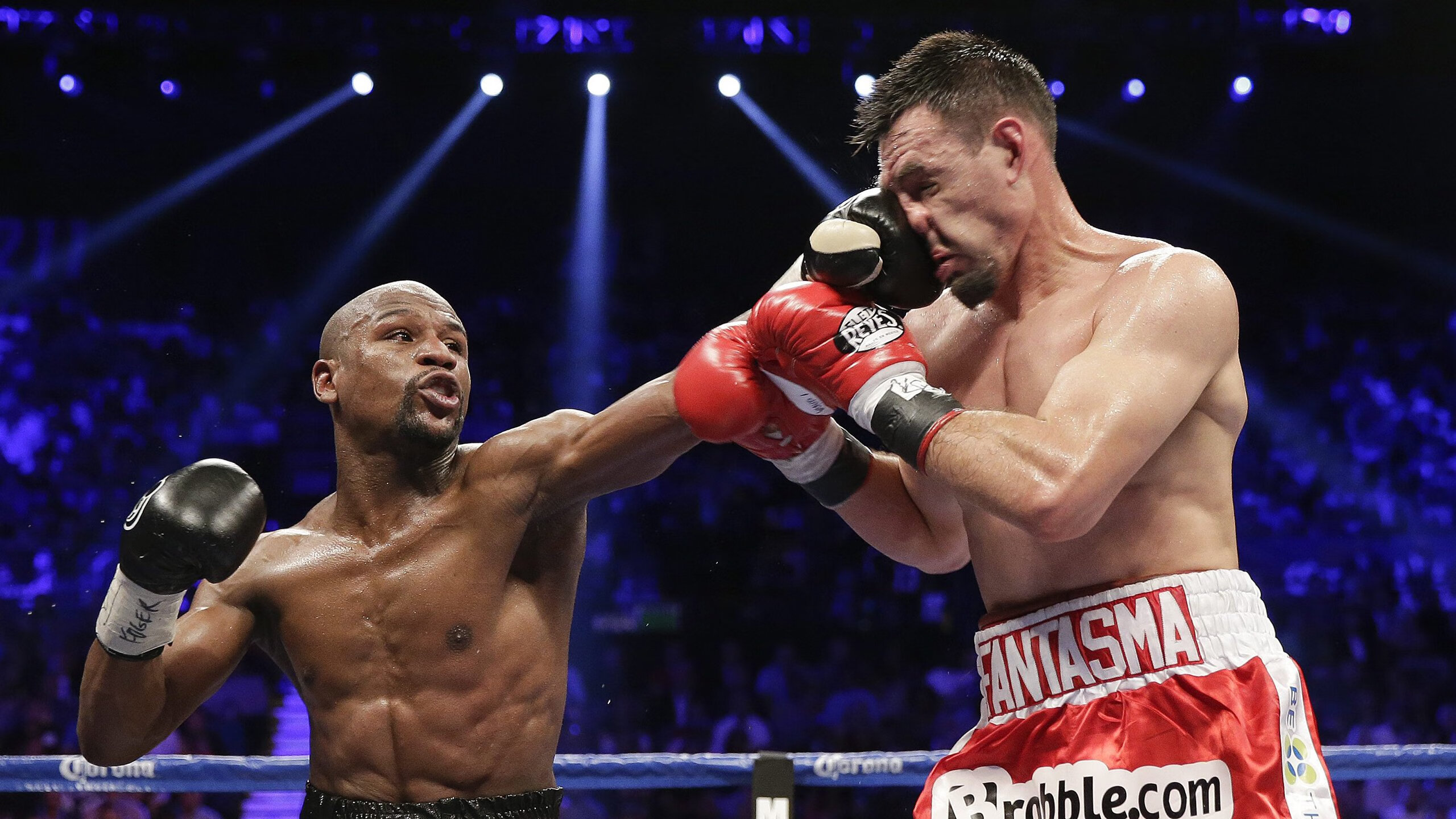 绝境中的弧线，许昕惊艳四座，中国队险胜波兰背后的孤胆与荣光